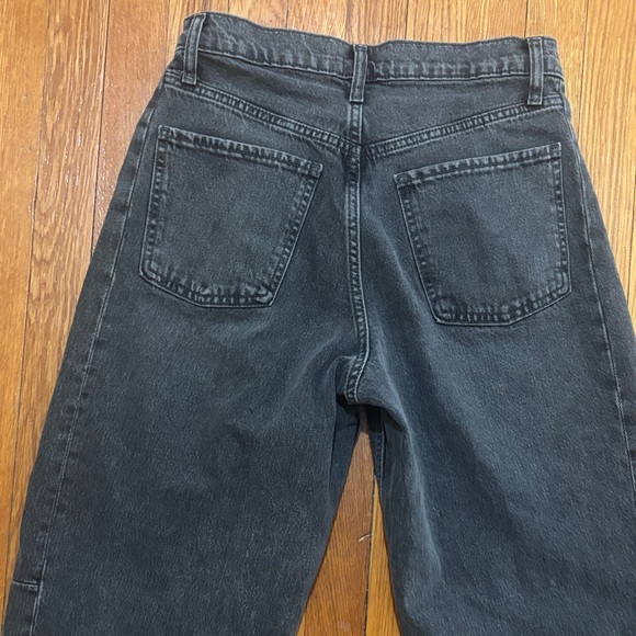 Old Navy High Rise Barrel Jeans - Picture 6 of 7